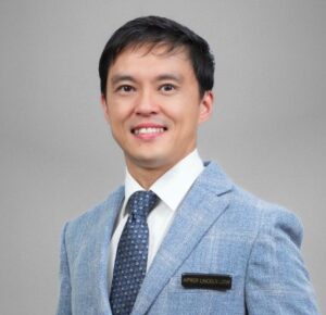Photo of Assoc Prof Lincoln Liow